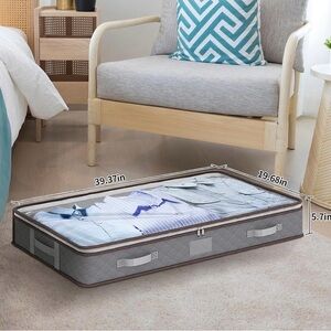 Gray zippered storage bag.
(one piece)